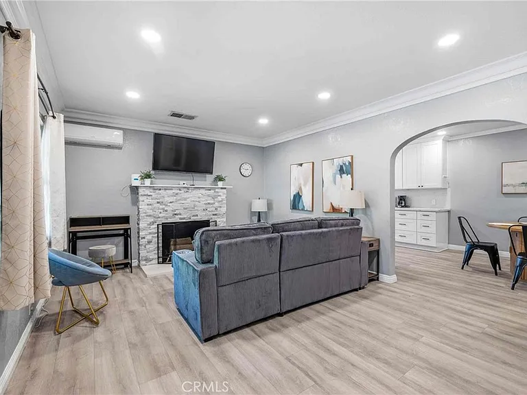 1369 S Euclid Ave — Photo 6