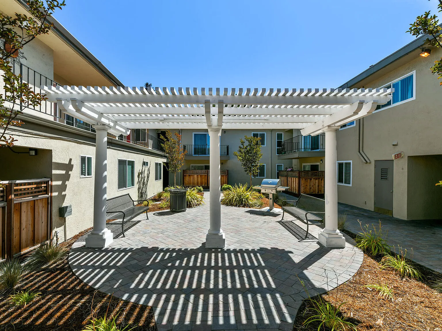Marina Haven Apartments — Photo 2