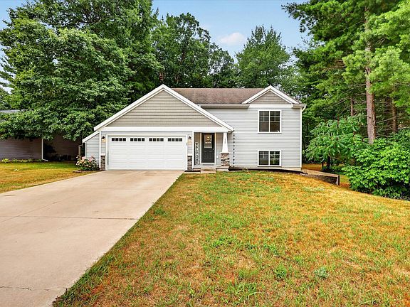 3rd image of 728 W River Hills Ct