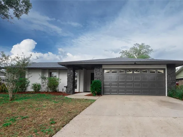 2110 Elmwood Ct, Plant City, FL 33563