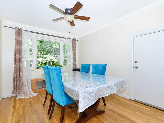 4th image of 21715 Kingsbury Ave