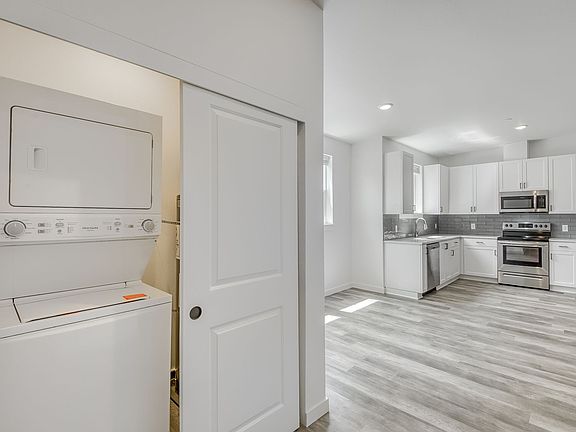 3rd image of 6430 N Montana Ave #203