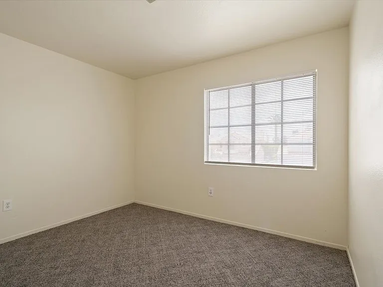 2576 N Silver Shadow Dr — Photo 15