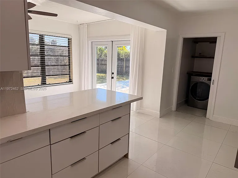 2818 Bahama Dr — Photo 5