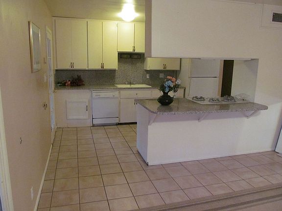 5th image of 709 E 8th Ave