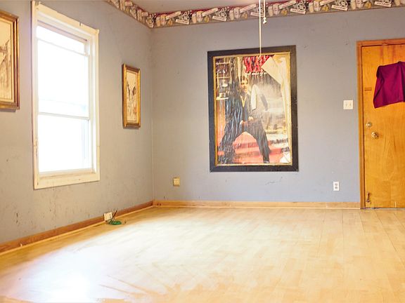 3rd image of 913 Parkview Ave