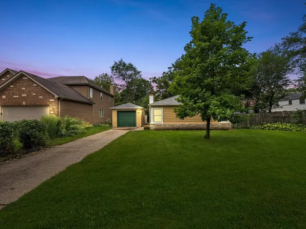 1132 Cherry St, Wheaton, IL 60187