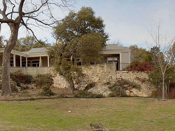 3rd image of 98 Westchester Cir
