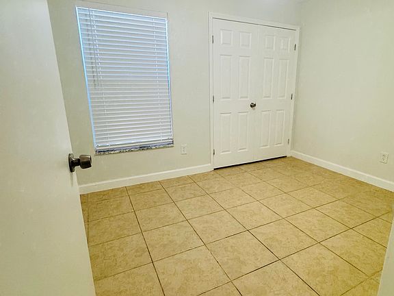 5th image of 38 Silver Oak Cir