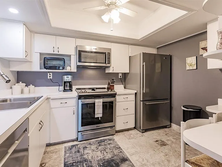 1055 W Peppertree Dr #805AA — Photo 5