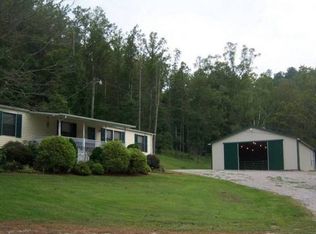 16 Shelly Ln, Winfield, WV 25213