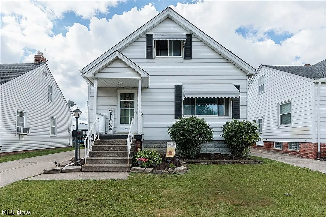 3 bed, 1044 sqft, $1,800 — Photo 1