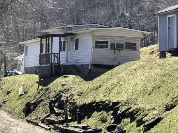 216 Orender St SE, Norton, VA 24273