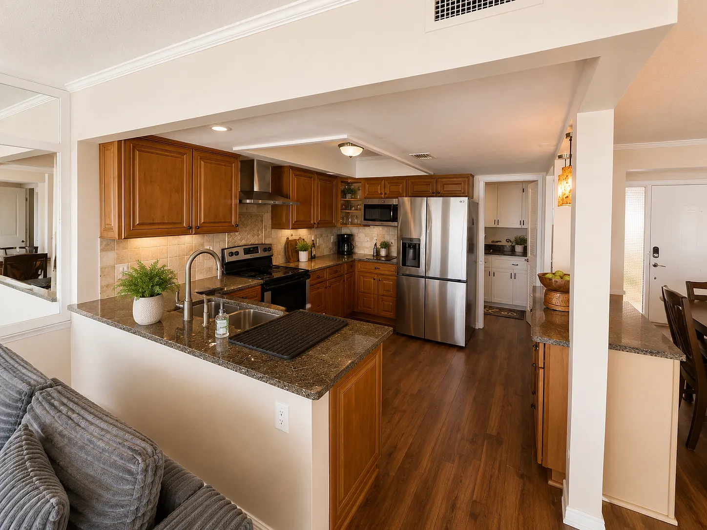2 bed, 1581 sqft, $2,450 — Photo 4