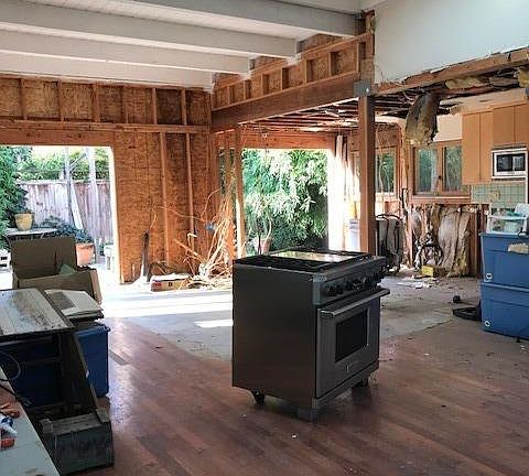 4th image of 1122 Briar Ln