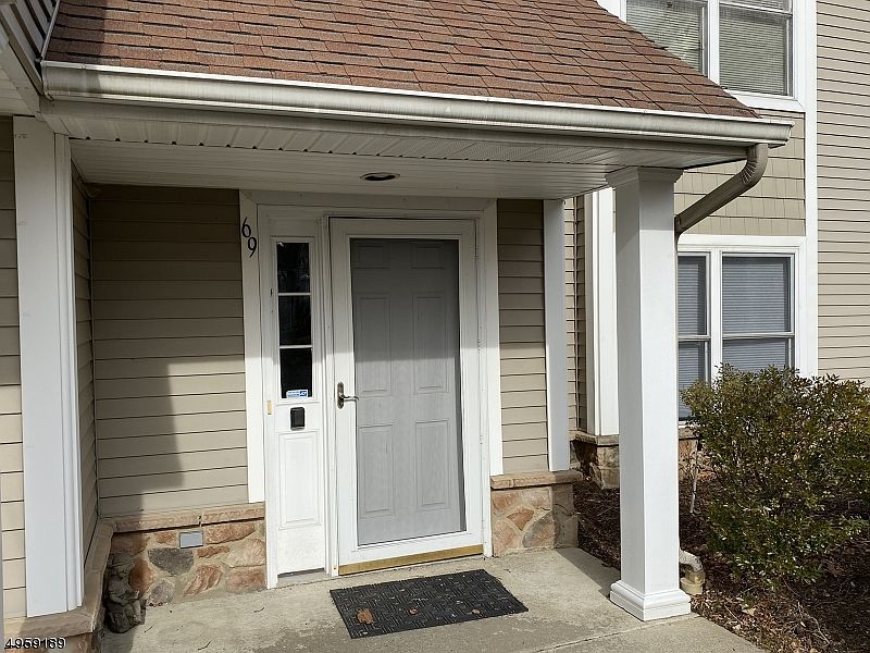 1st image of 69 Bourne Circle