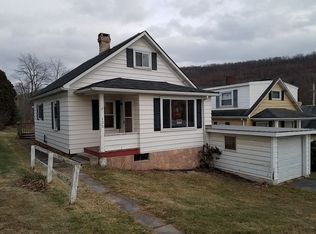 122 1st St, Stoystown, PA 15935
