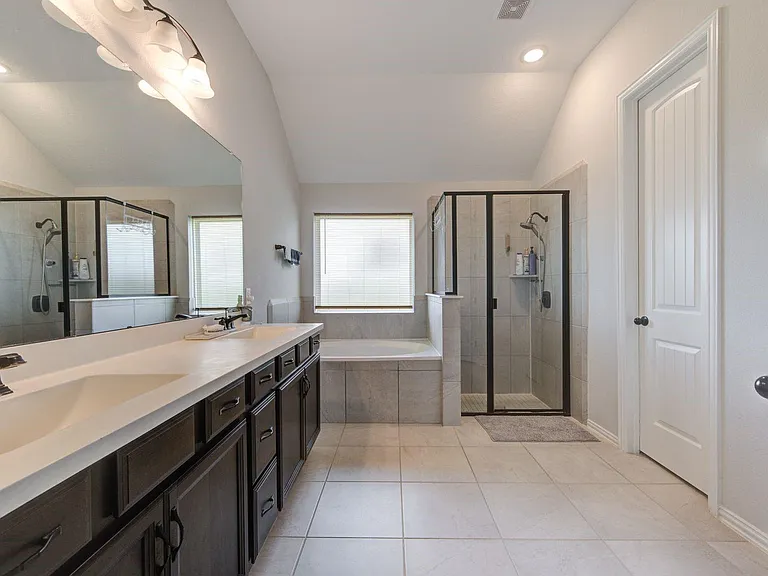 3507 Sunburst Ct — Photo 36