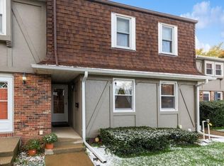 2516 Dover Ln, Saint Joseph, MI 49085