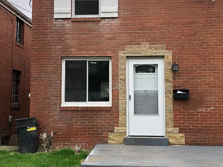 1567 Clark St — Photo 8