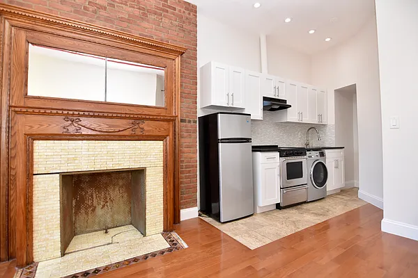 Rented by Bohemia Realty Group | media 4