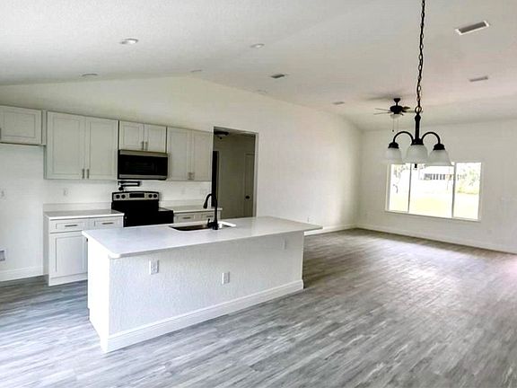 3rd image of 7684 Gifford