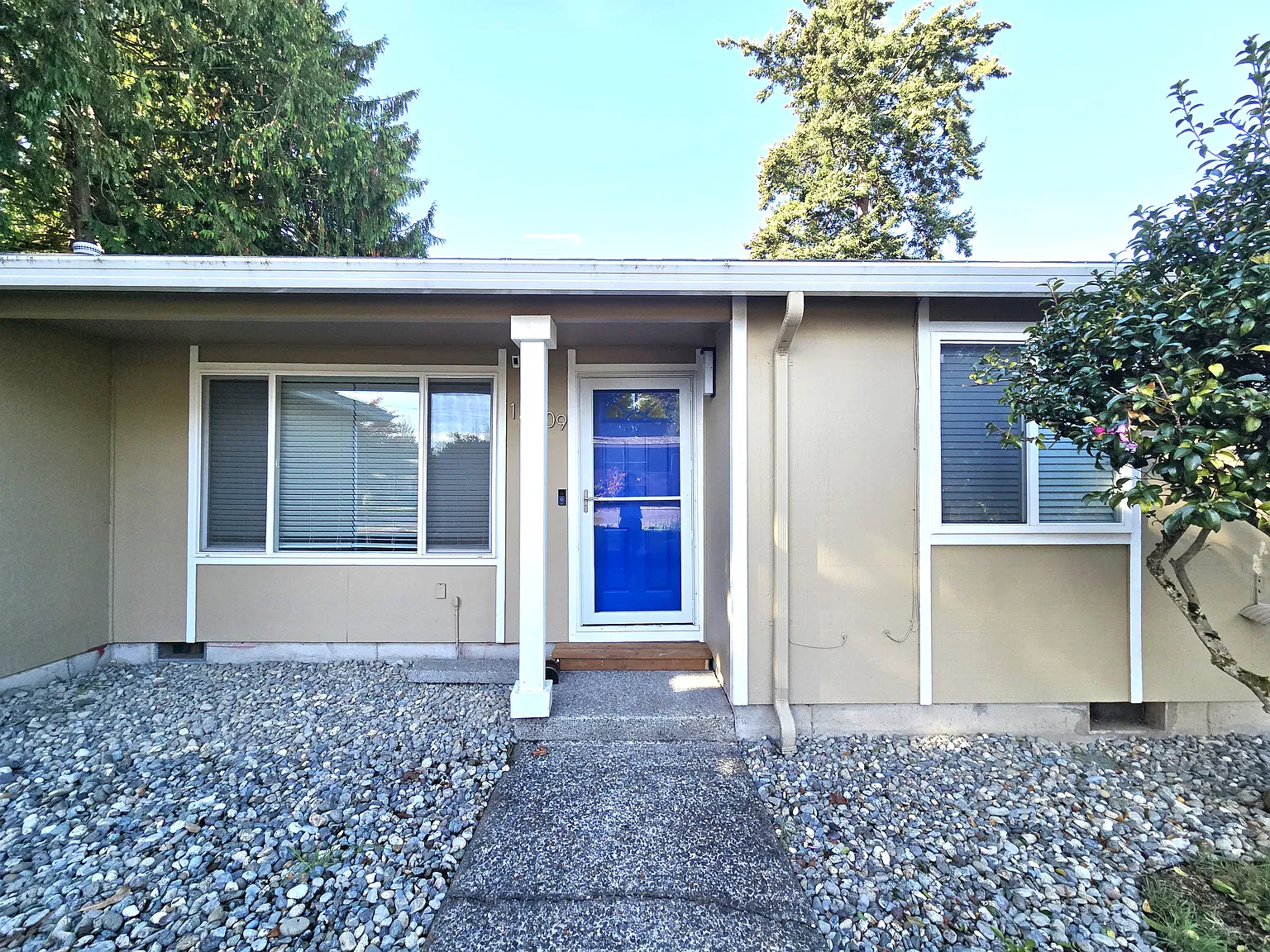 4 bed, 1500 sqft, $3,400 — Photo 3