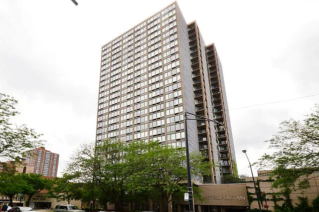 5320 N Sheridan Rd APT 1911 photo 1