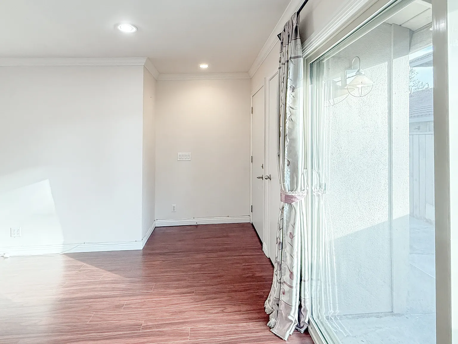 2 bed, 1018 sqft, $3,100 — Photo 4