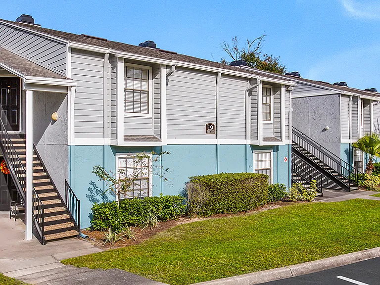 Antlers Apartments — Photo 13