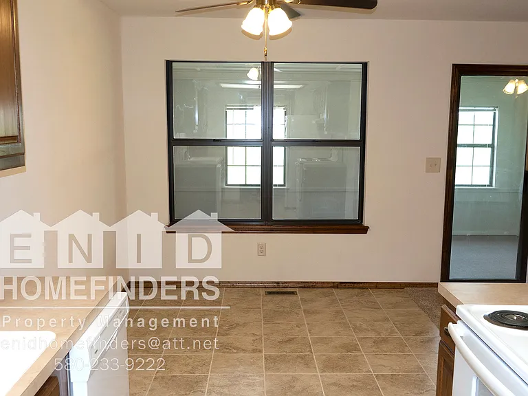 128 N Texoma Dr — Photo 5