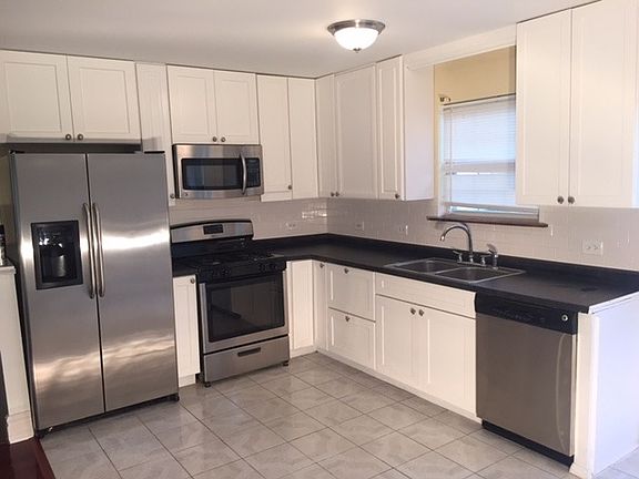 3rd image of 215 S Dilger Ave