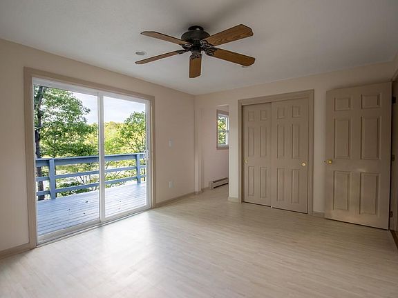 5th image of 15 Cayuga Cir