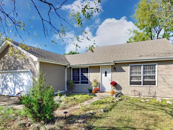 301 N Huntington Dr, McHenry, IL 60050