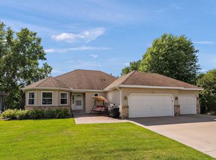 973 McClelland St S, Maplewood, MN 55119