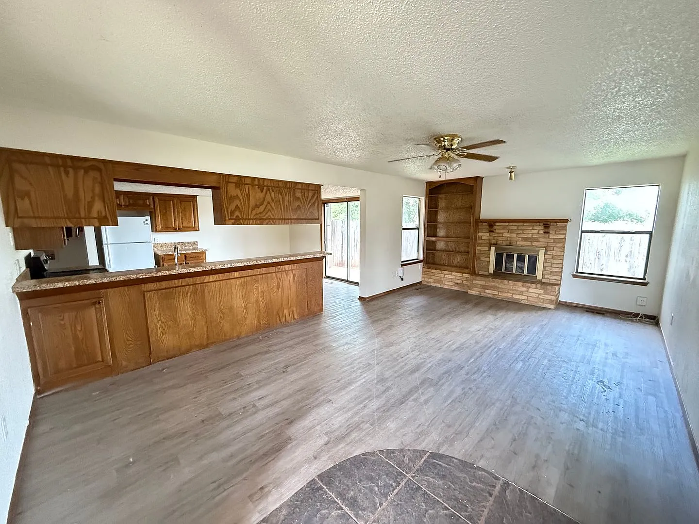 Cute & Quaint! Great Location! — Photo 2