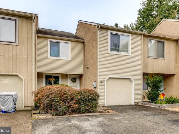 42 Queen Ann Ct, Marlton, NJ 08053