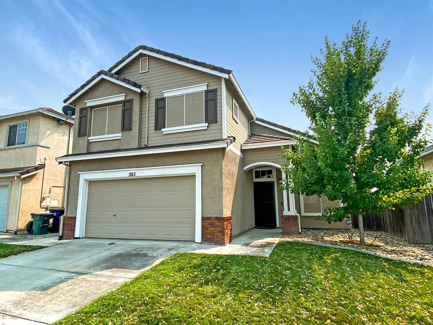 1850 Laurelgrove Ln photo 1