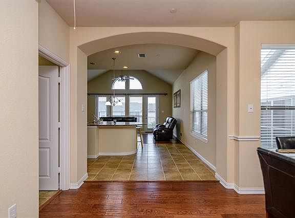 5th image of 1960 Lantana Ln