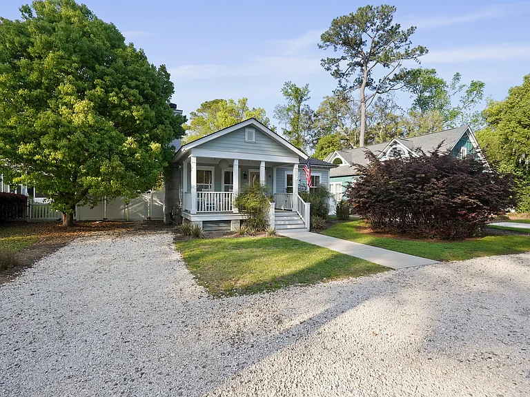 15 Government Rd — Photo 41