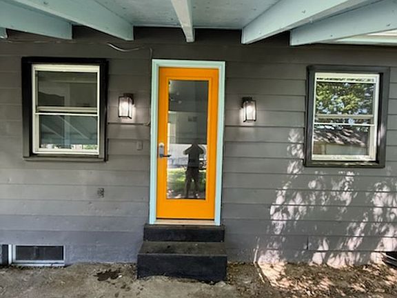 3rd image of 135 Grandview Ave