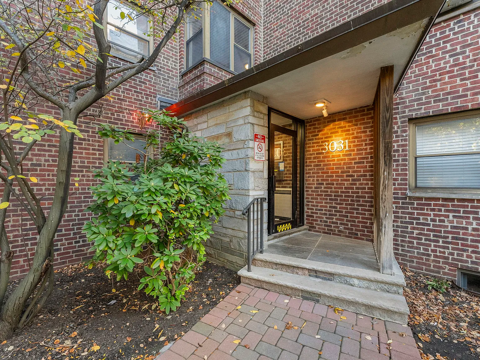 2 bed, $2,450 — Photo 2