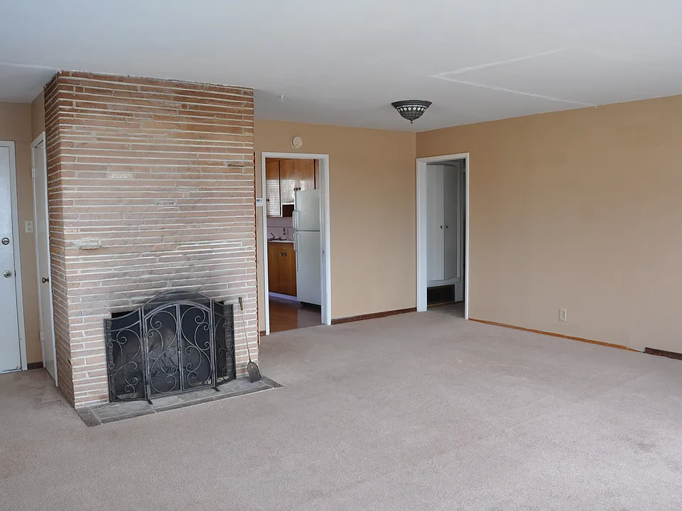 6112 Jordan Ave