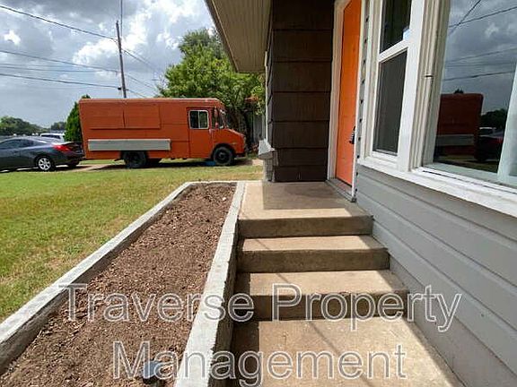 5th image of 3032 Marys Ln