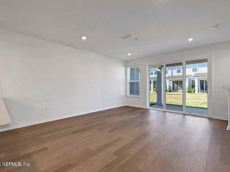 24 Thurnham Lane St — Photo 3