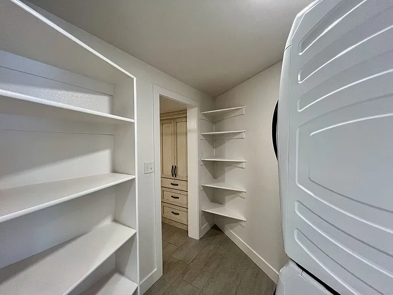 425 Lakeview Way — Photo 18