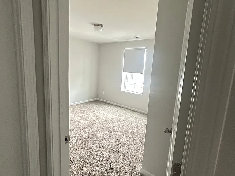 654 Melbourne Dr — Photo 16