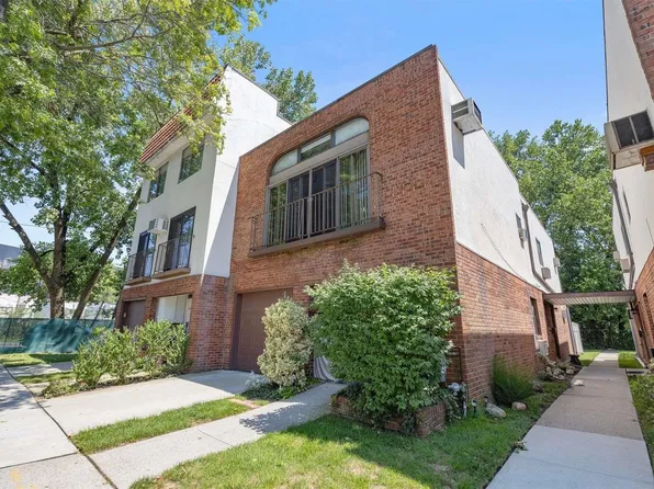 417 Schorr Drive #32B, College Point, NY 11356