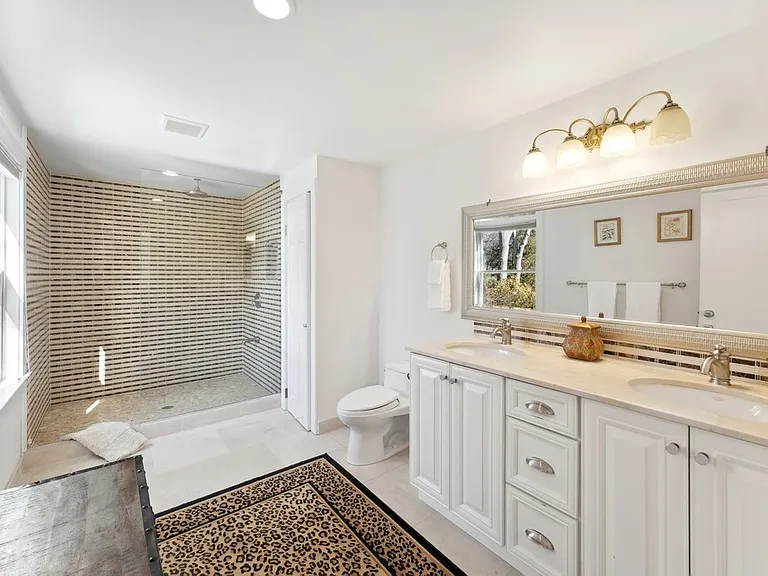 21 Harbor View Ave — Photo 5