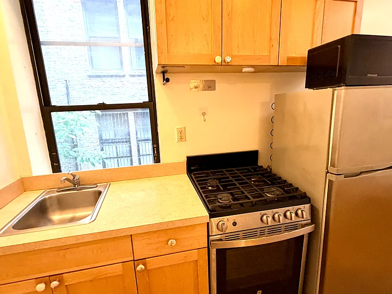 217 E 22nd St #7 — Photo 2